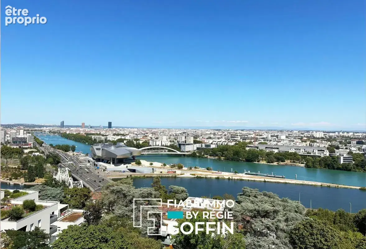 Appartement T3 - 96 m2 - 3 pièces - photo 2