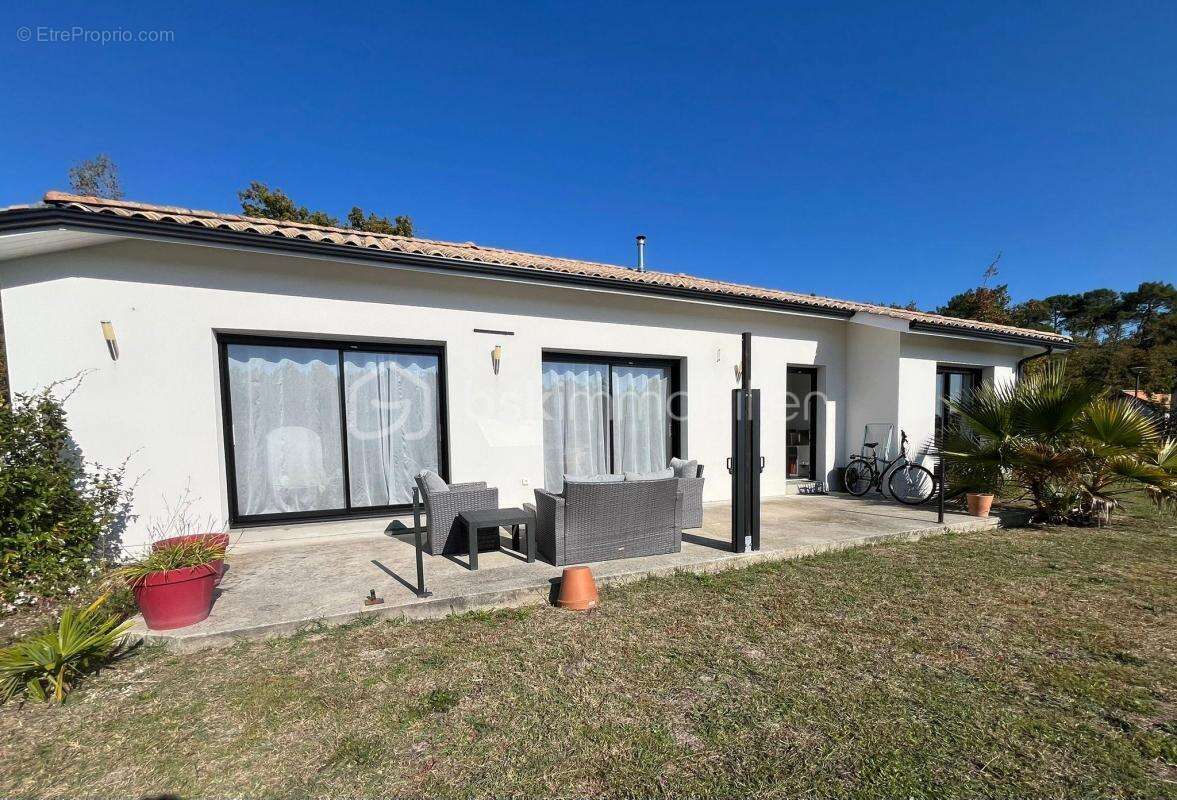 Maison à SAINT-JULIEN-EN-BORN