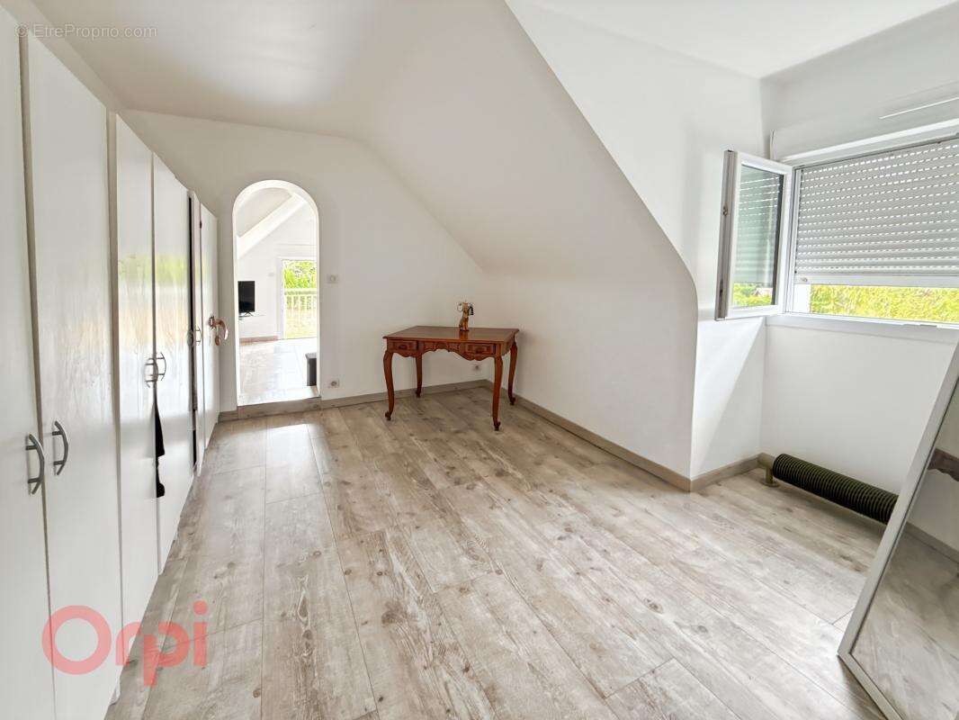 Maison familiale de charme avec dépendances à Romorantin-Lanthenay (41) - photo 13