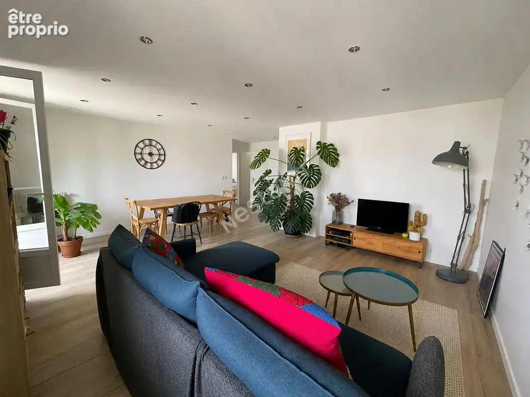 Villeurbanne, les gratte-ciel  t4 de 70 m² avec balcon, cave et stationnement partagé - photo 2