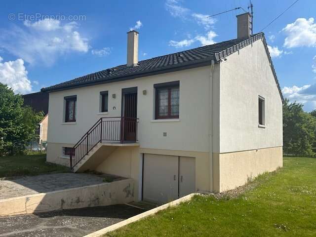 Maison à REMALARD
