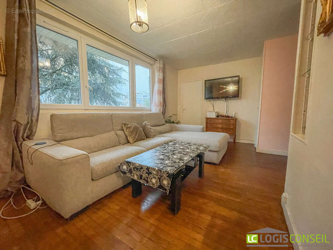 Appartement à MONTROUGE