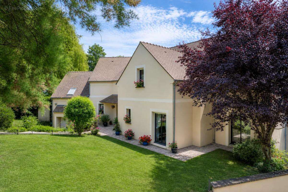 Maison à CHAMPAGNE-SUR-OISE