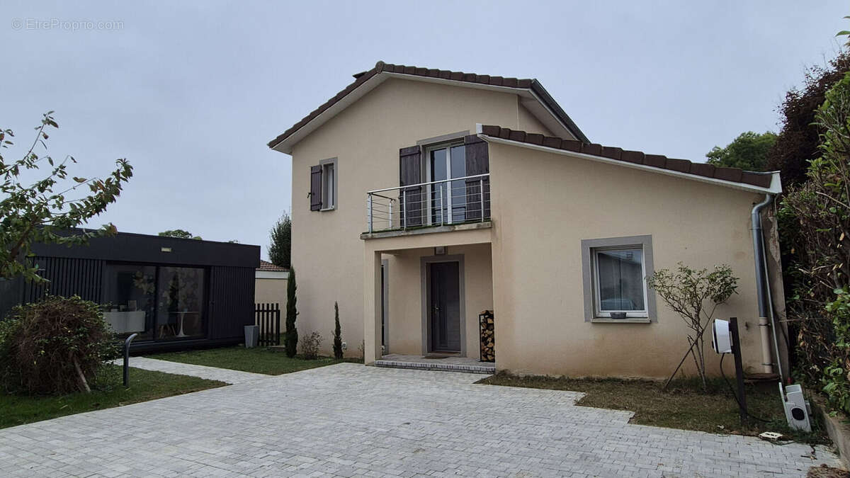 Maison à VILLETTE-D&#039;ANTHON