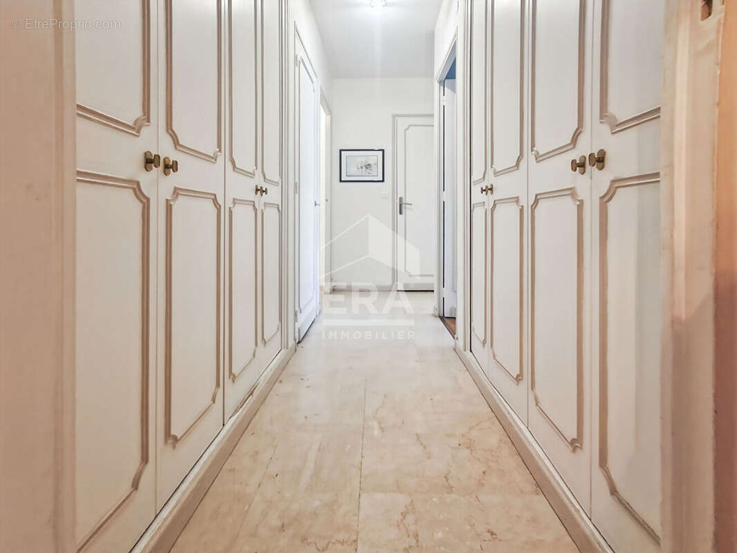 Appartement à MARSEILLE-4E