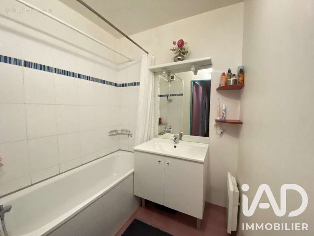 Appartement 76 m² à Saint-Denis  - photo 5