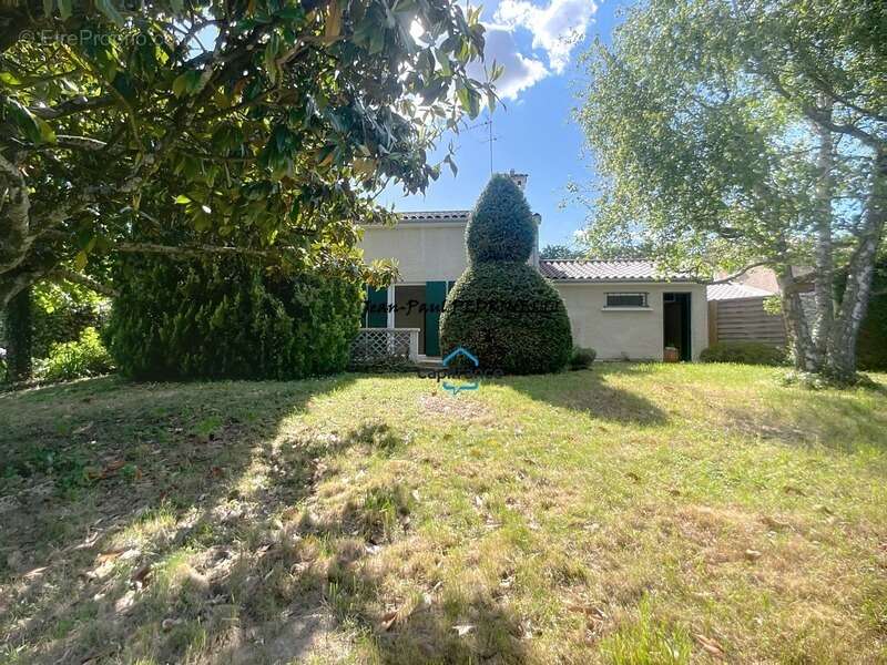 Maison à SAINT-GENIS-LAVAL