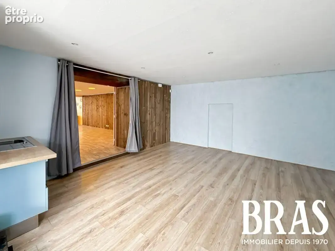 REZE - LOCAL Professionnel - Evolution mixte habitation possible - - photo 8