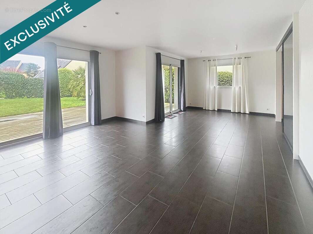Maison 125 m² à Saint-Yvi  - photo 7