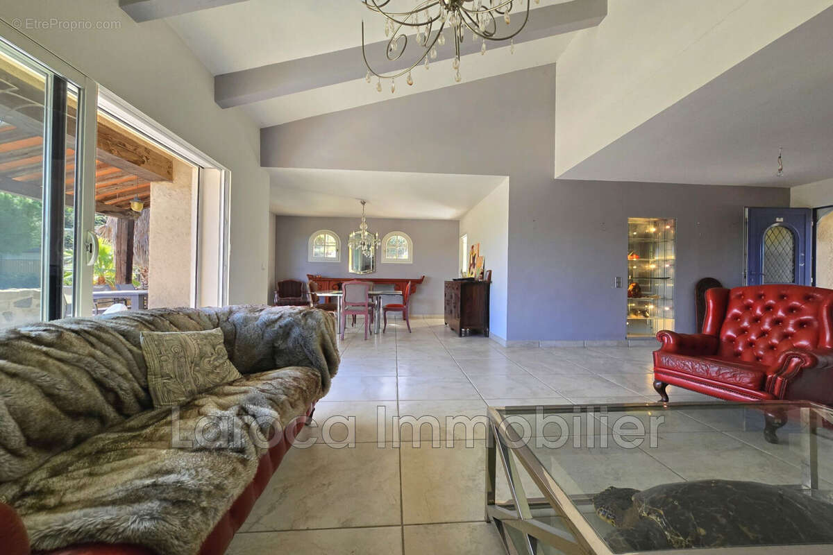 Maison à MONTESQUIEU-DES-ALBERES