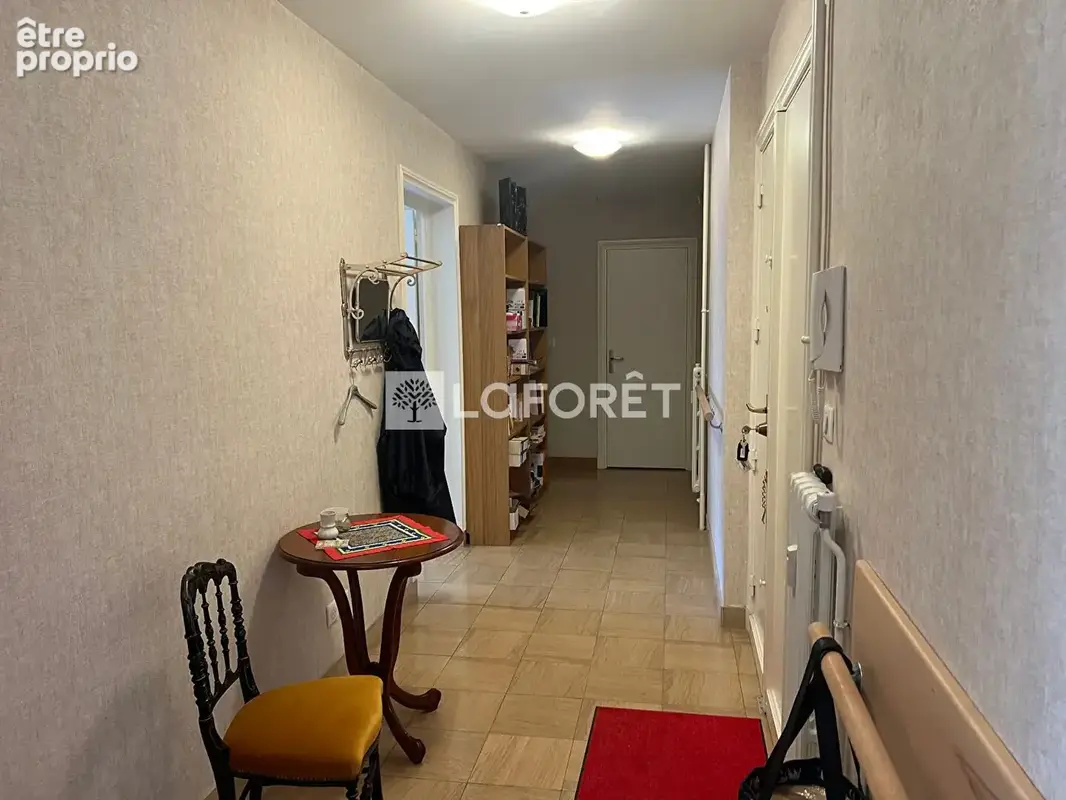 Appartement Roanne 6 pièce(s) 158 m2 avec ascenseur et garage double - photo 7