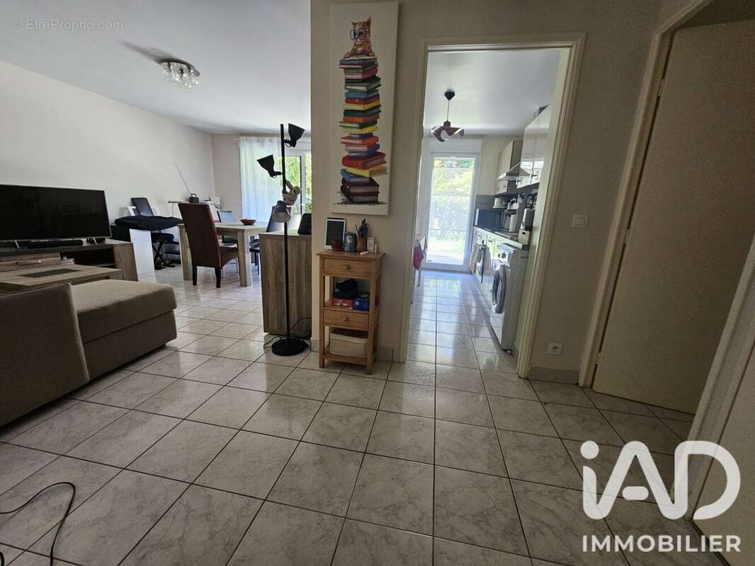 Appartement 64 m² à Verrieres-Le-Buisson  - photo 4