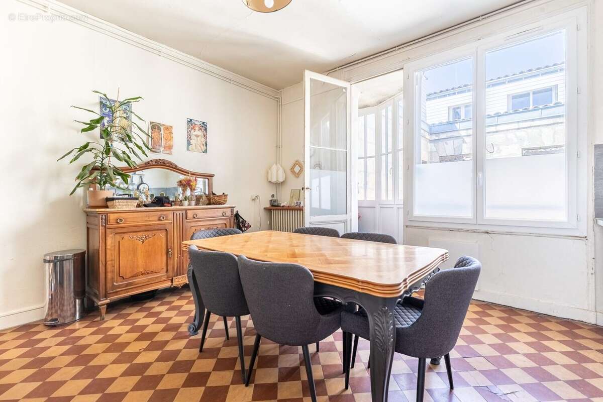Appartement à BORDEAUX