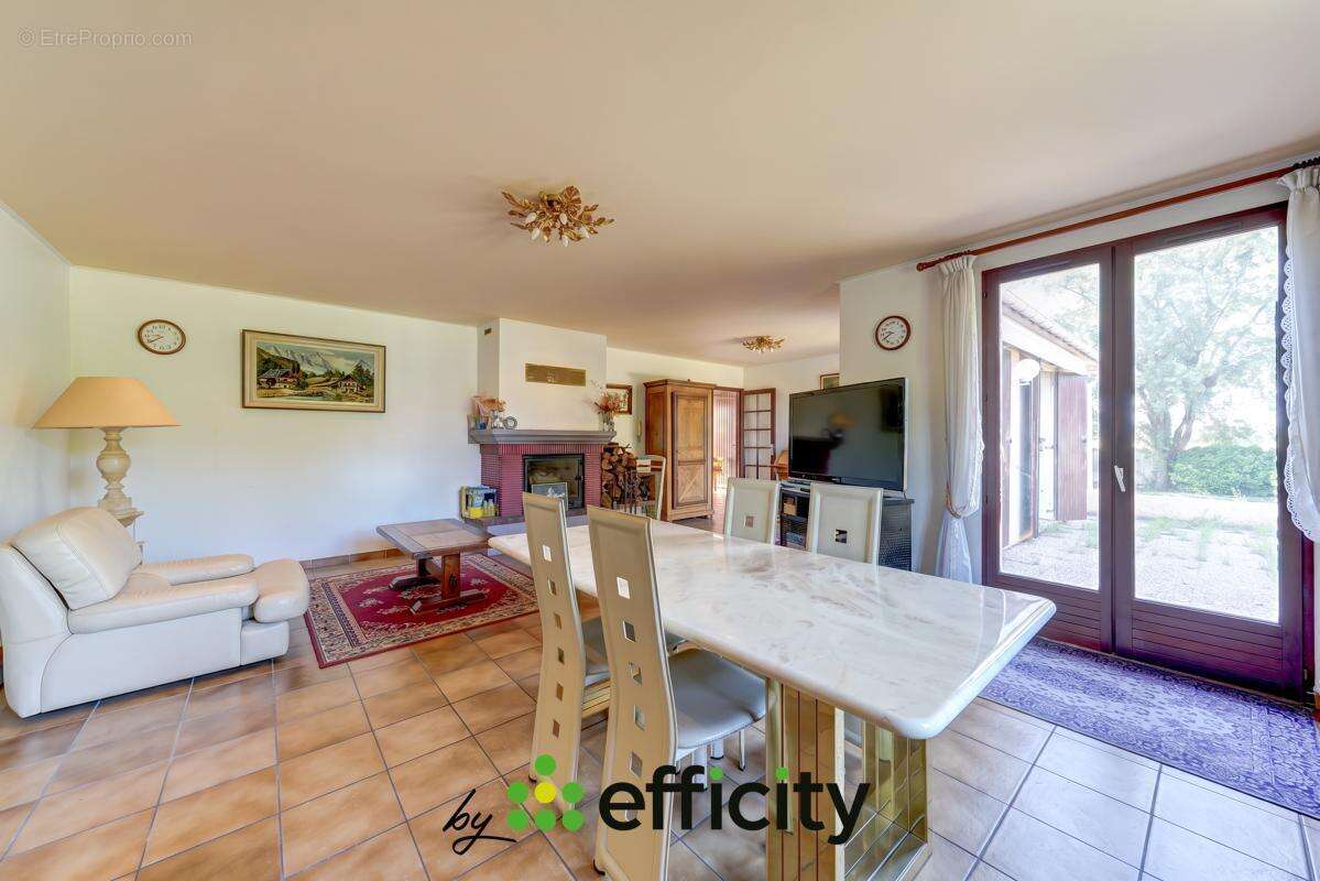 Maison 119 m² à Saint-Priest  - photo 7