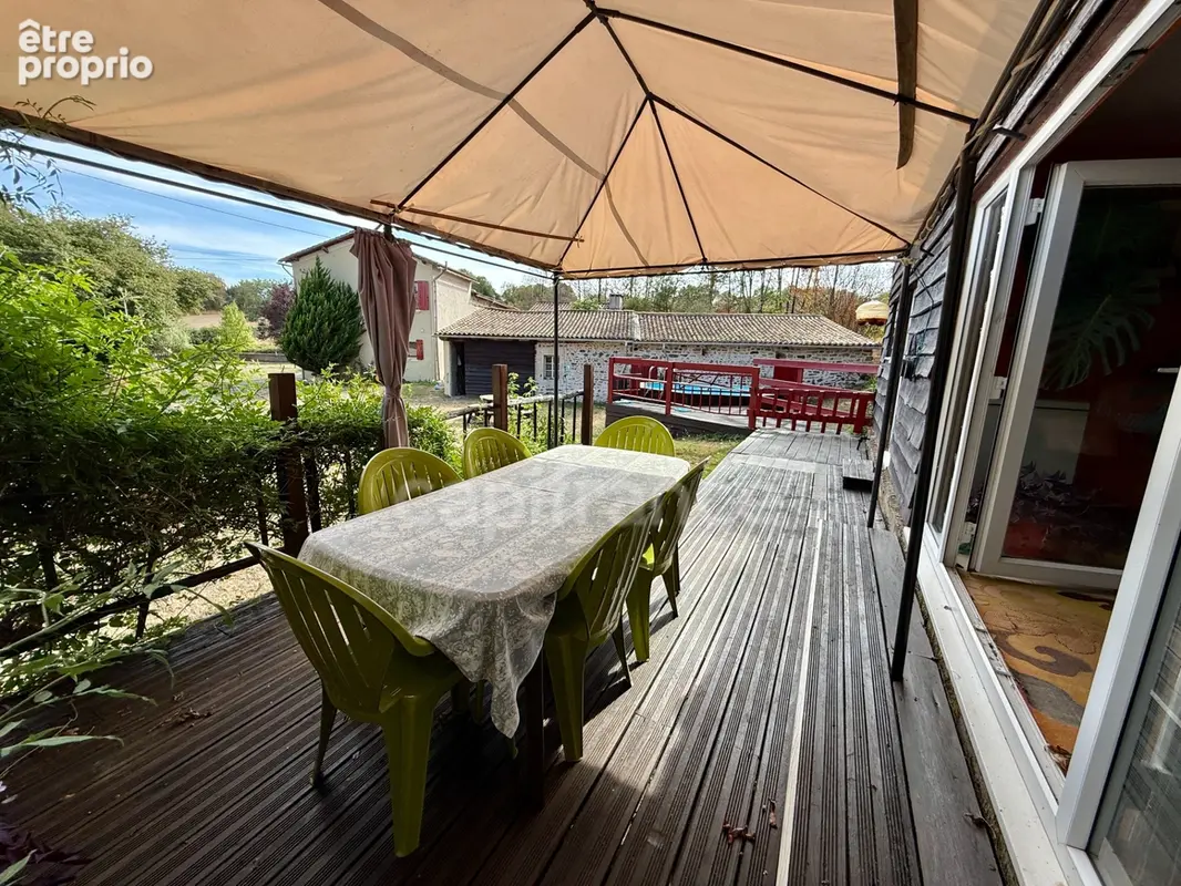 Maison de caractère avec piscine et nombreuses dépendances dans un environnement paisible - photo 16