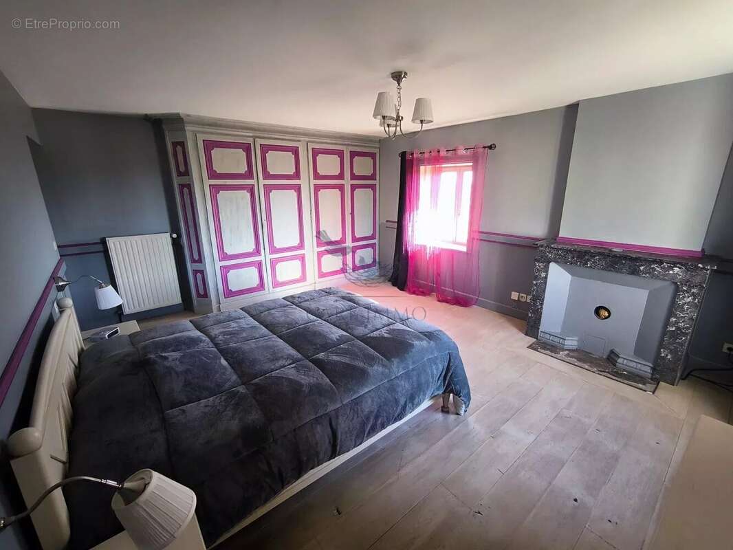 Maison à SAINT-ETIENNE-DES-OULLIERES