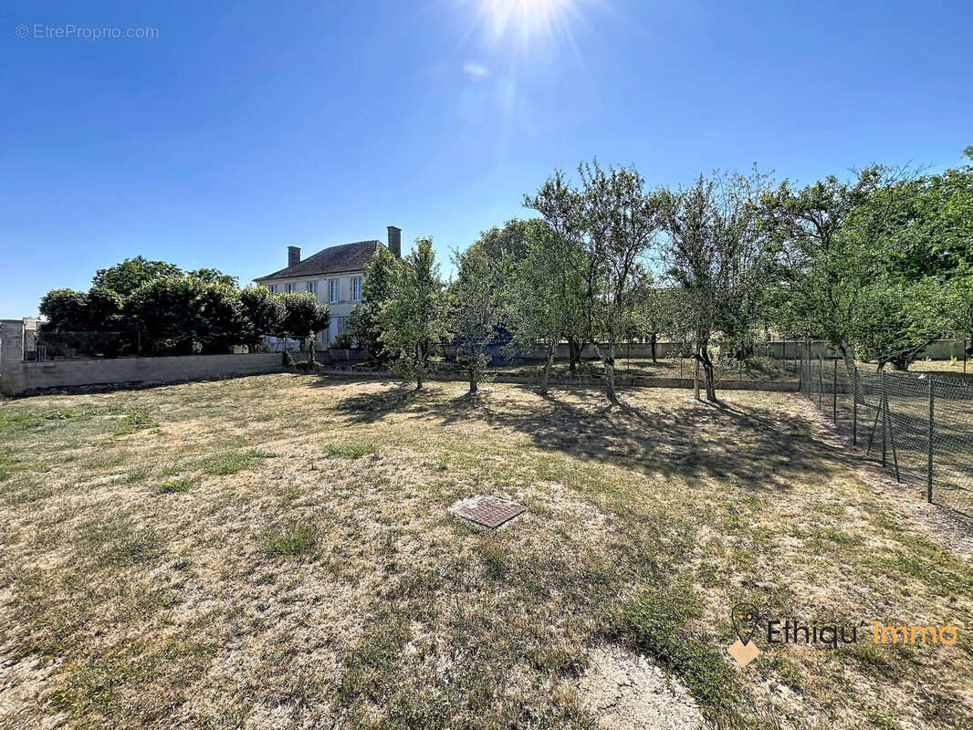Maison 83 m² à Rouvres-Les-Vignes  - photo 4