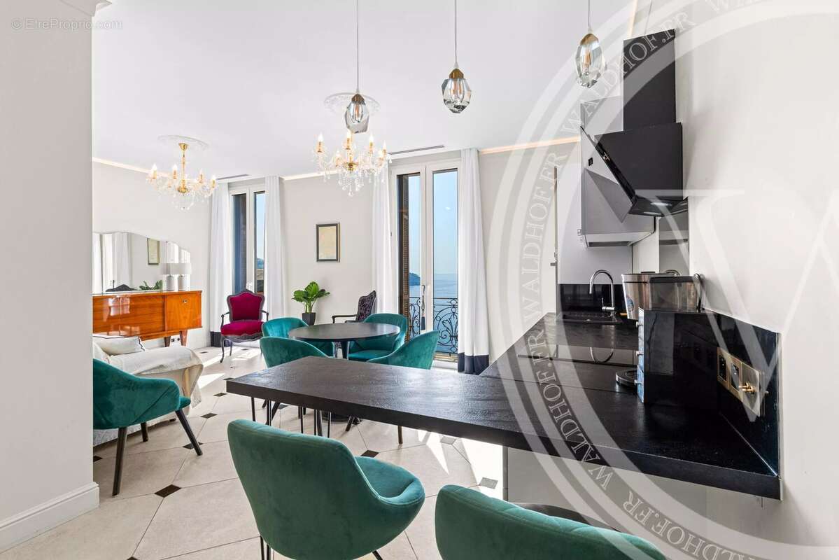 Roquebrune-Cap-Martin - Appartement rare au dernier étage avec vue sur la mer, à quelques minutes de Monaco - photo 16