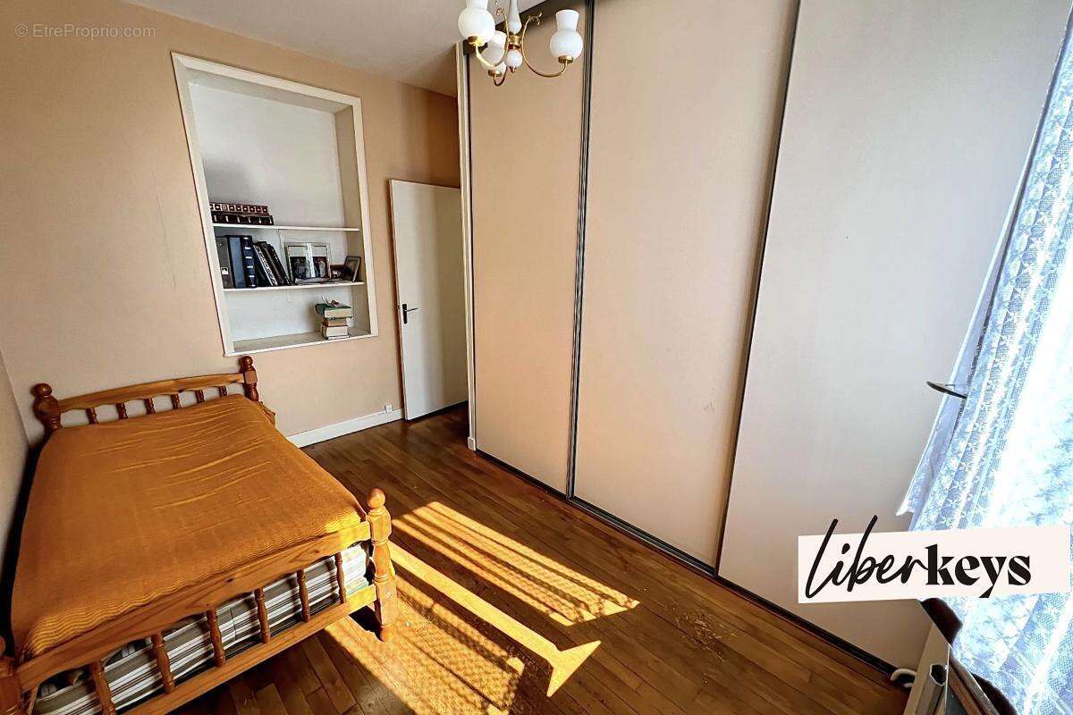 Maison 114m2 - Terrain divisible de 1801 m2 - Chatellerault Nord - photo 16