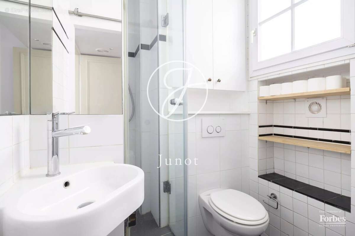 Appartement à PARIS-7E