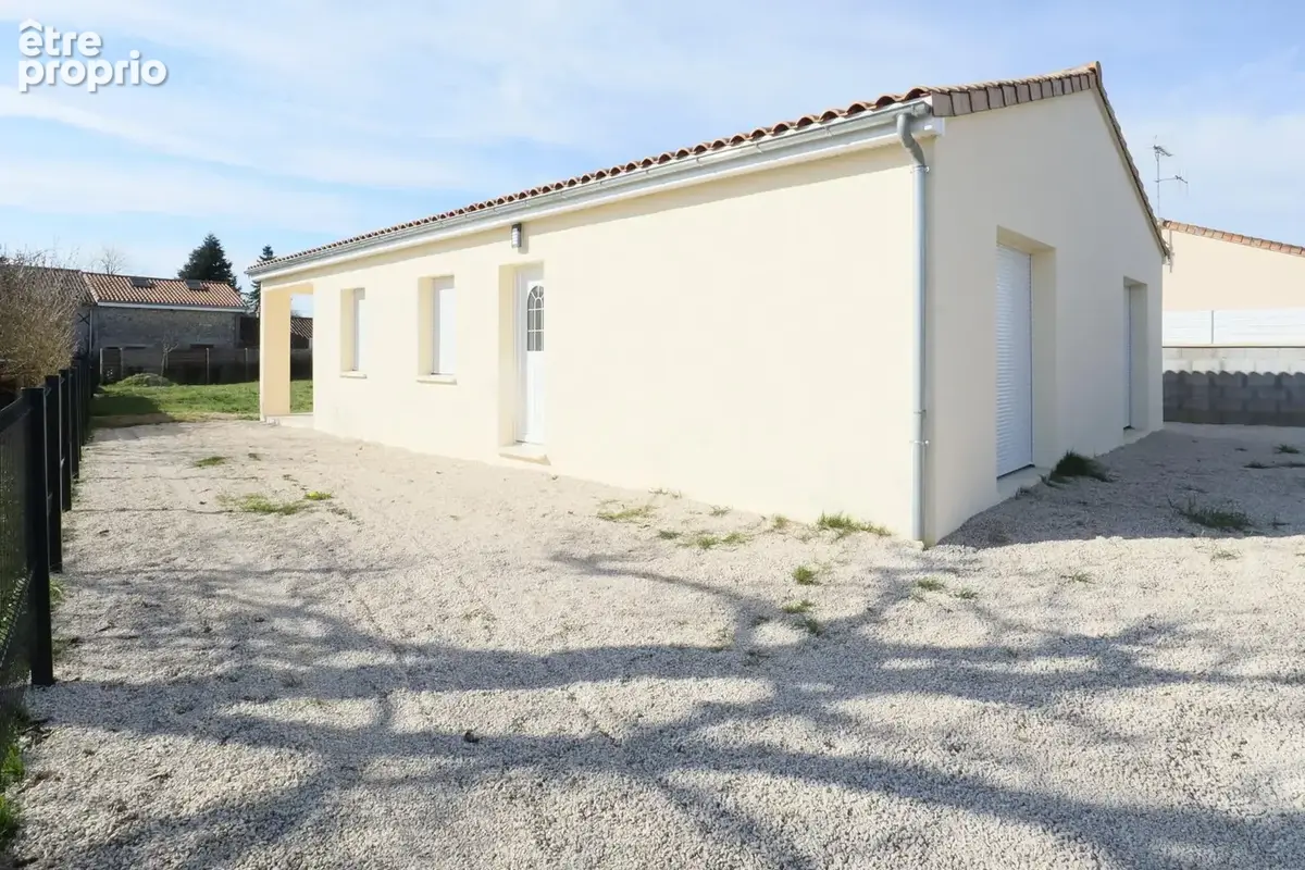Photo 1 - Maison à SAINT-PIERRE-D'EXIDEUIL