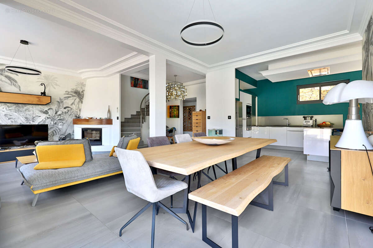 Maison à SAINT-CYR-AU-MONT-D'OR