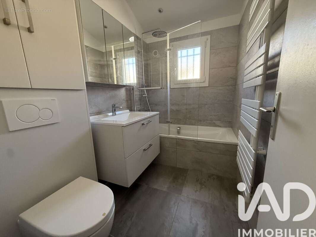 Appartement 60 m² à Carqueiranne  - photo 8