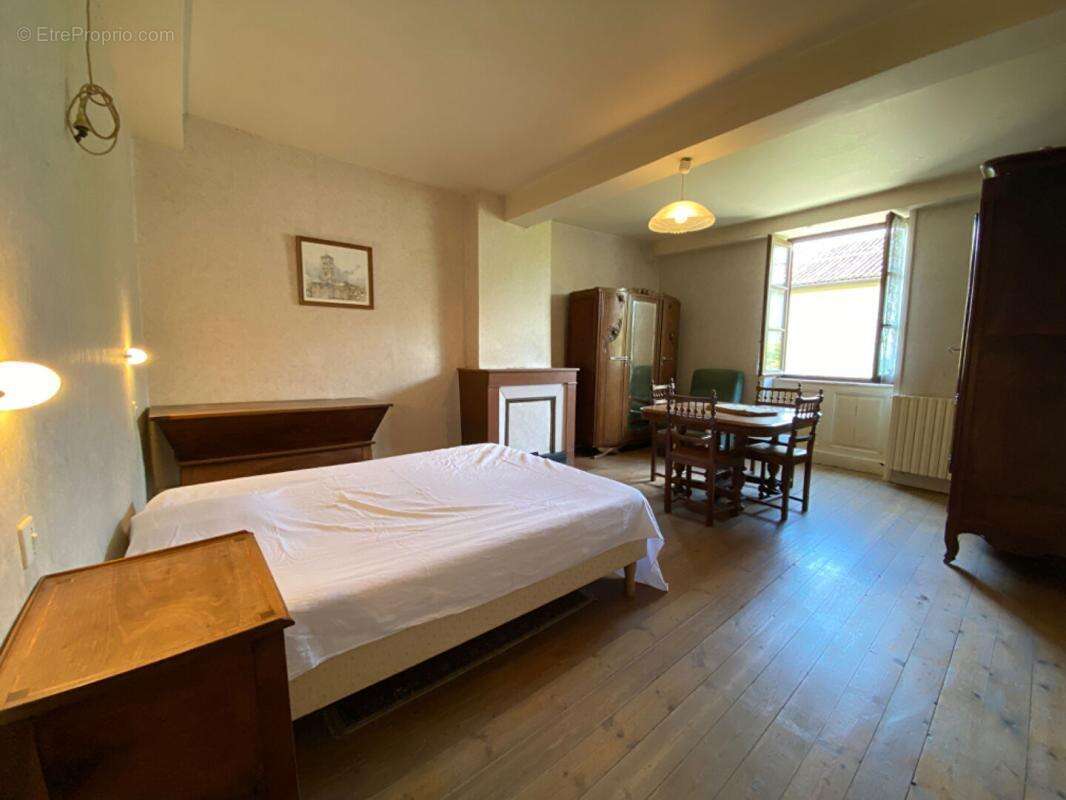 EXCLUSIVITÉ - Maison à vendre avec dépendances à Uchizy - photo 9