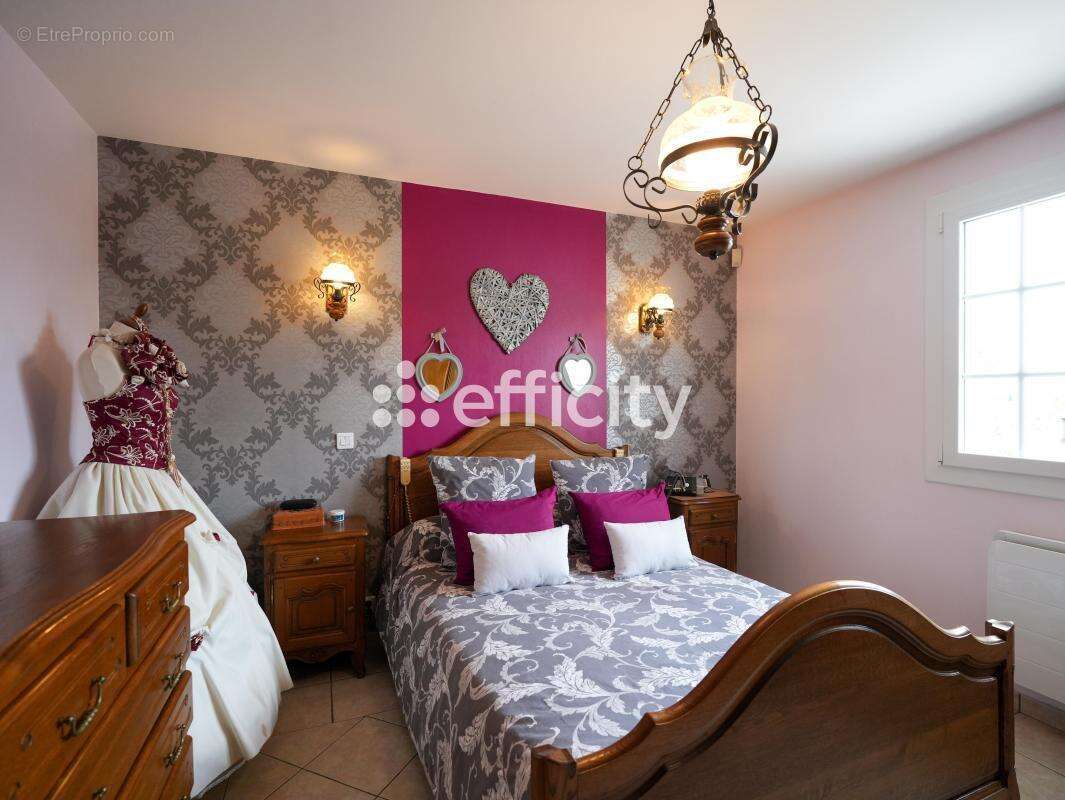 Maison à SAINT-PRYVE-SAINT-MESMIN