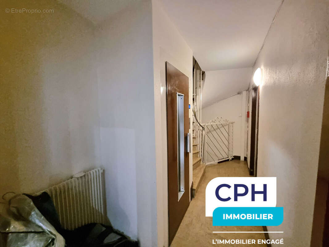 Appartement à PARIS-14E