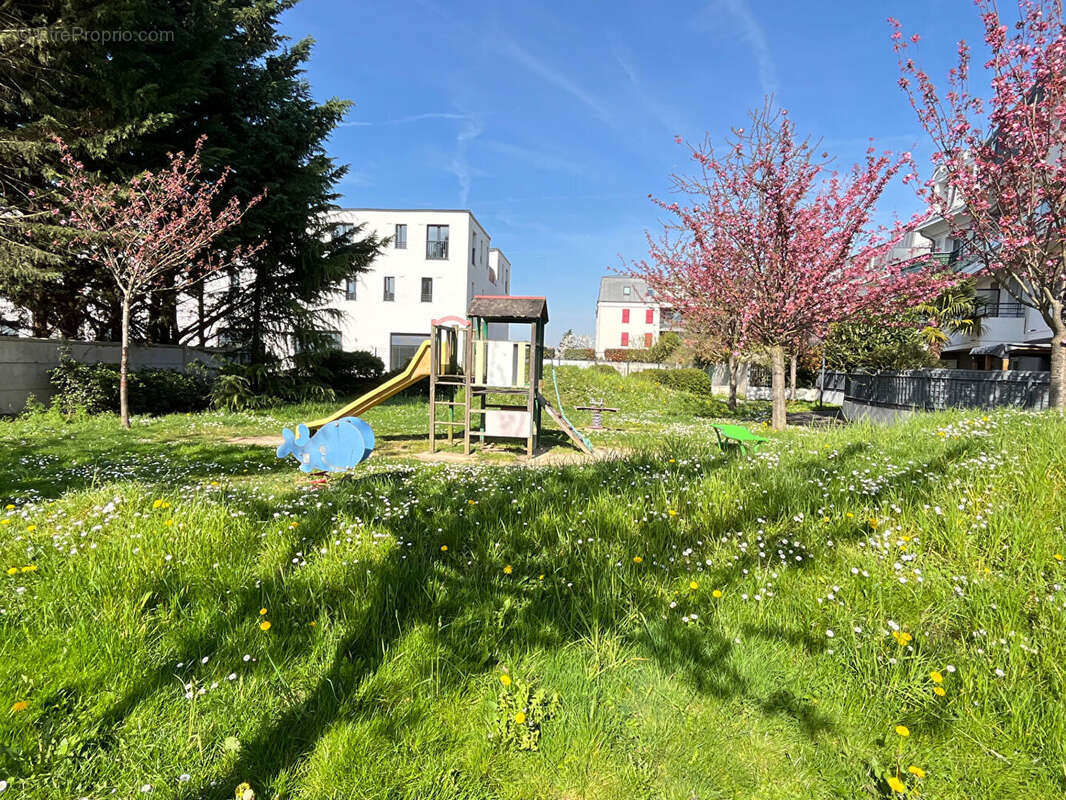 Appartement à SARTROUVILLE