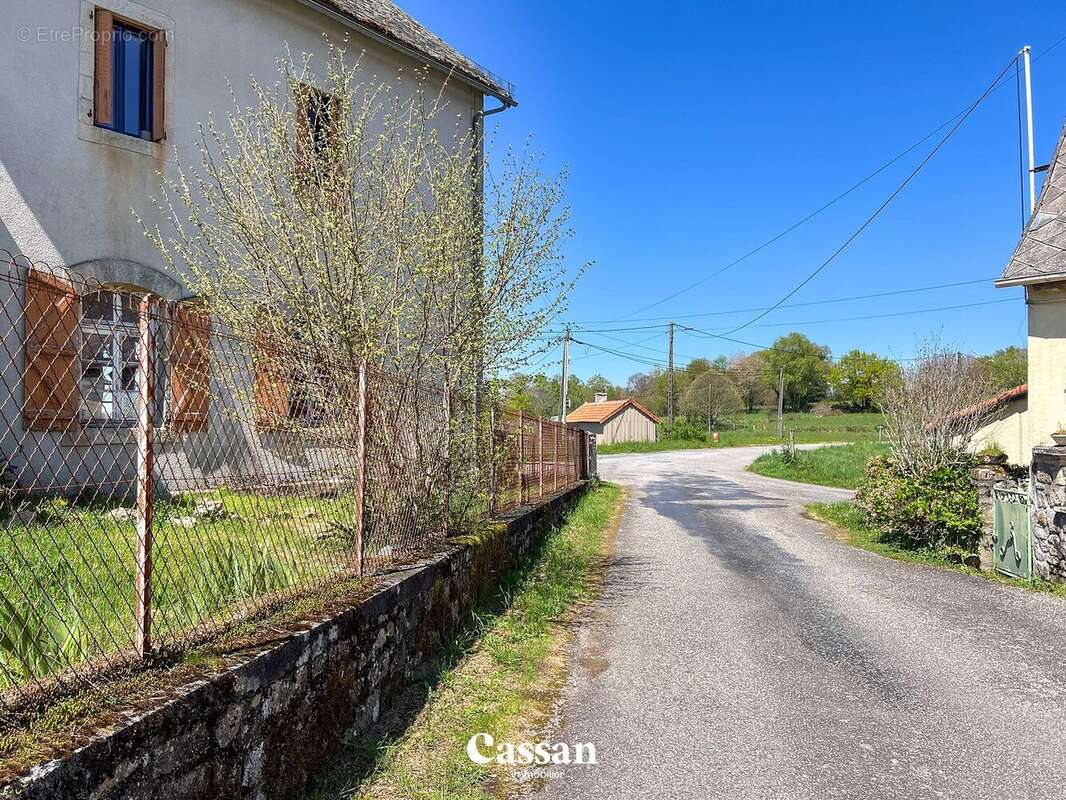 Maison à SAINT-JULIEN-LE-PELERIN