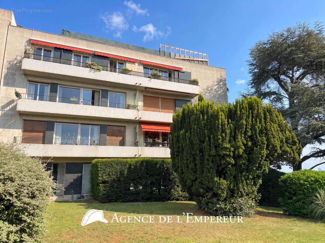 Appartement à SURESNES