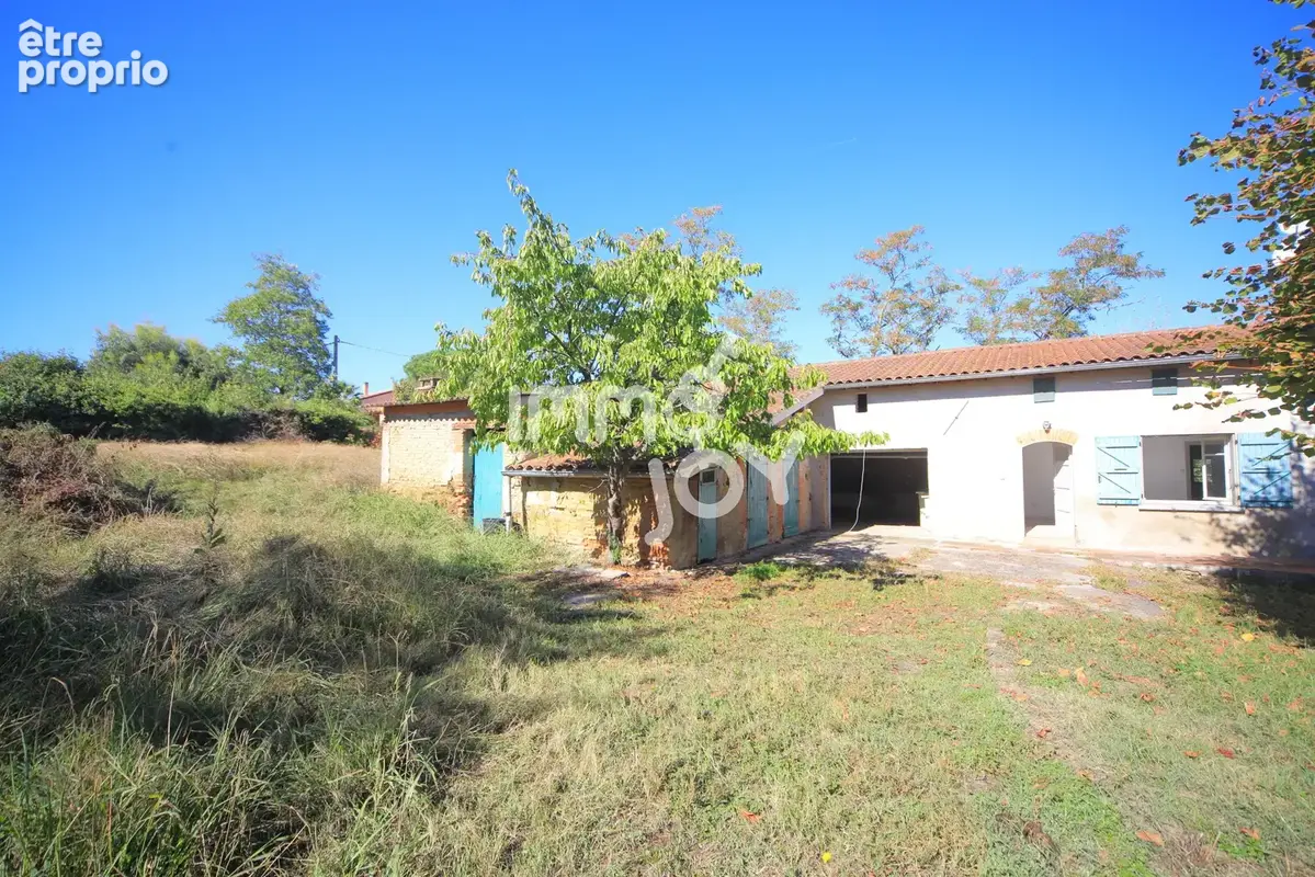 Maison 19e, 133 m2, T5, sur 2 niveaux, cave semi-enterrée 50 m2, garage 42 m2, dépendances, terrain divisible. - photo 12
