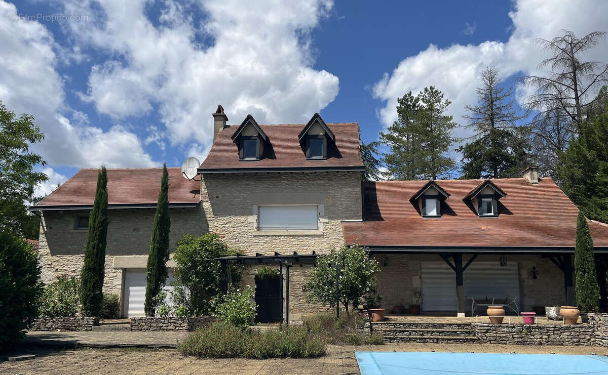 Façade - Maison à VILLENEUVE