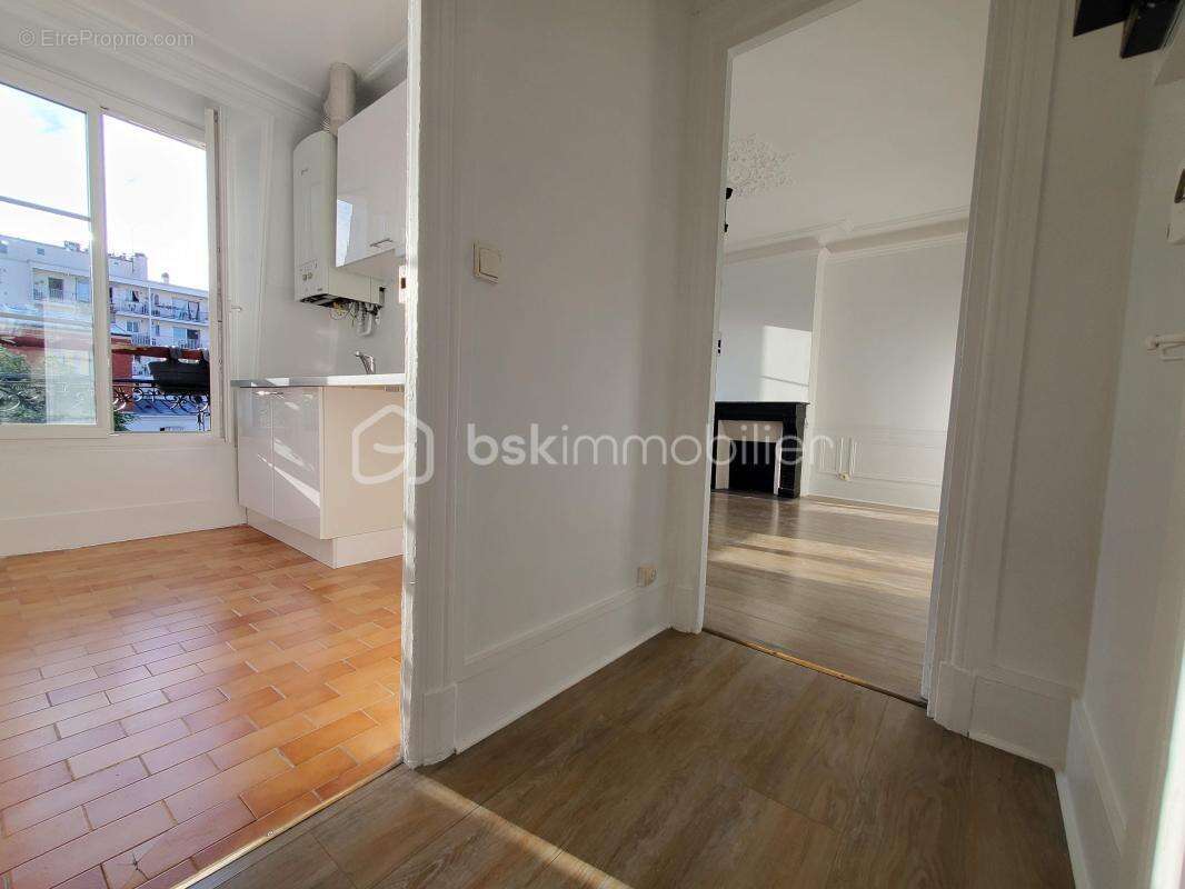Appartement à PARIS-17E