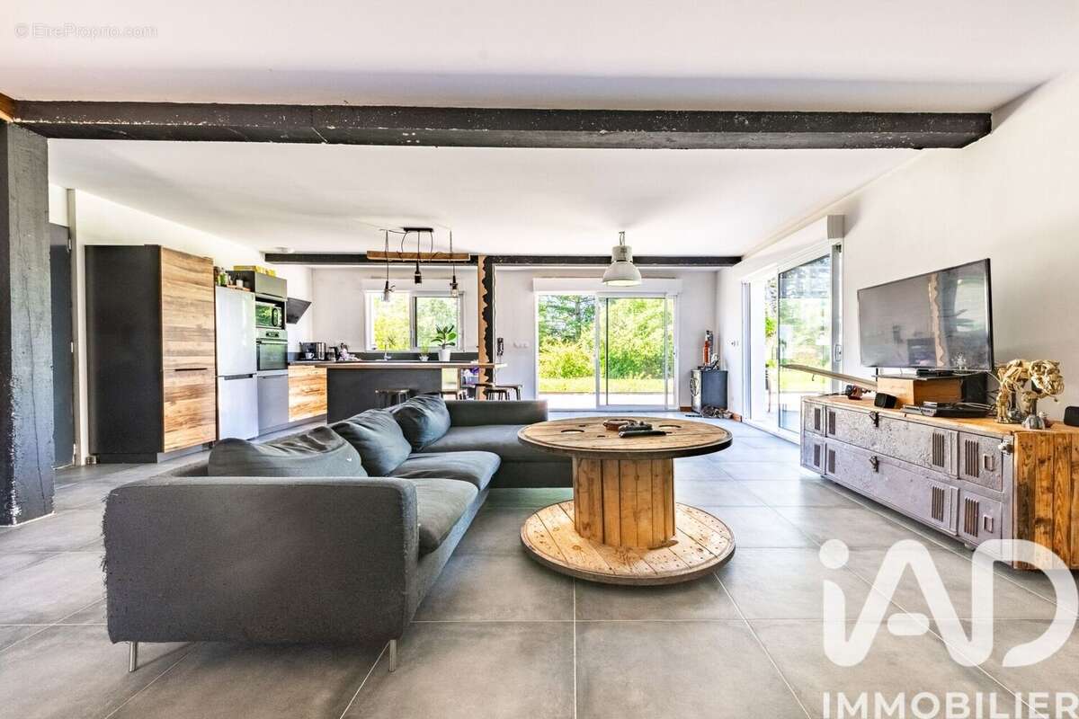 Maison 145 m² à Baverans  - photo 7