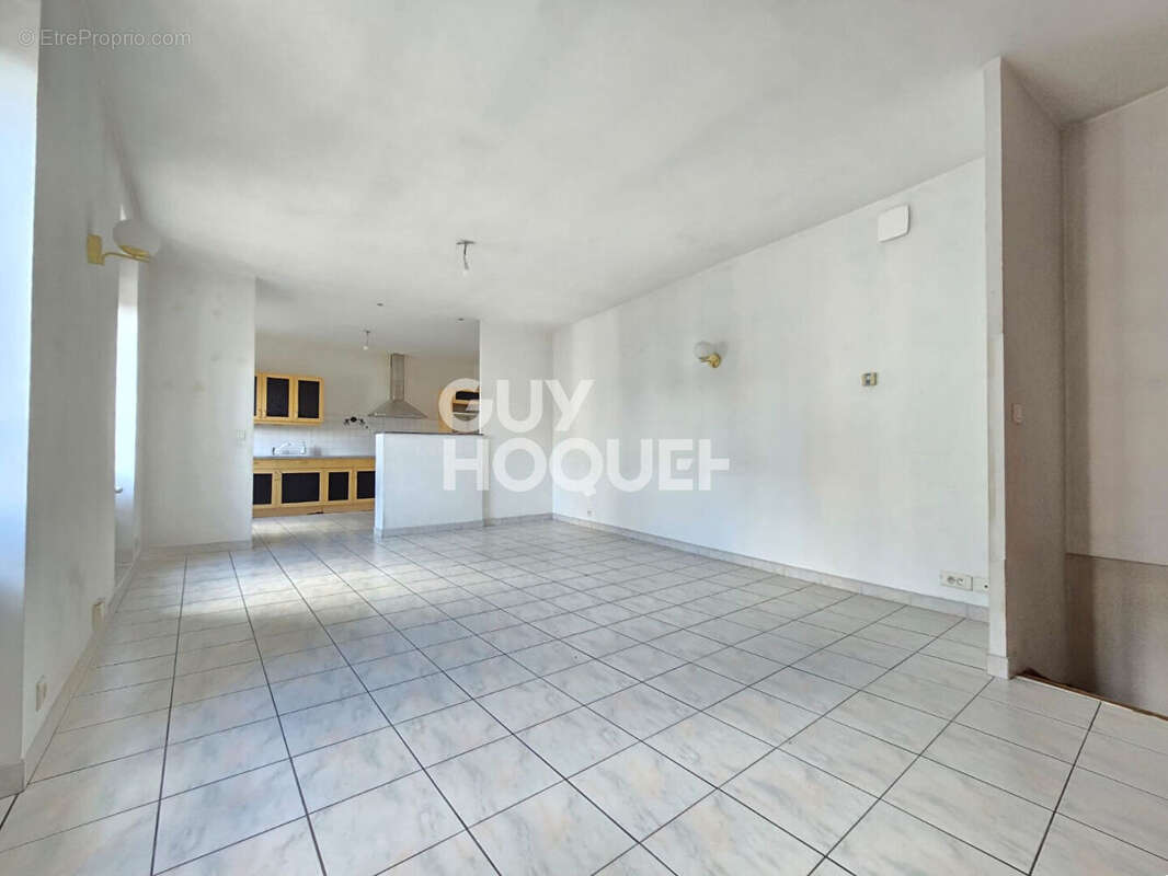 Appartement à RILLIEUX-LA-PAPE