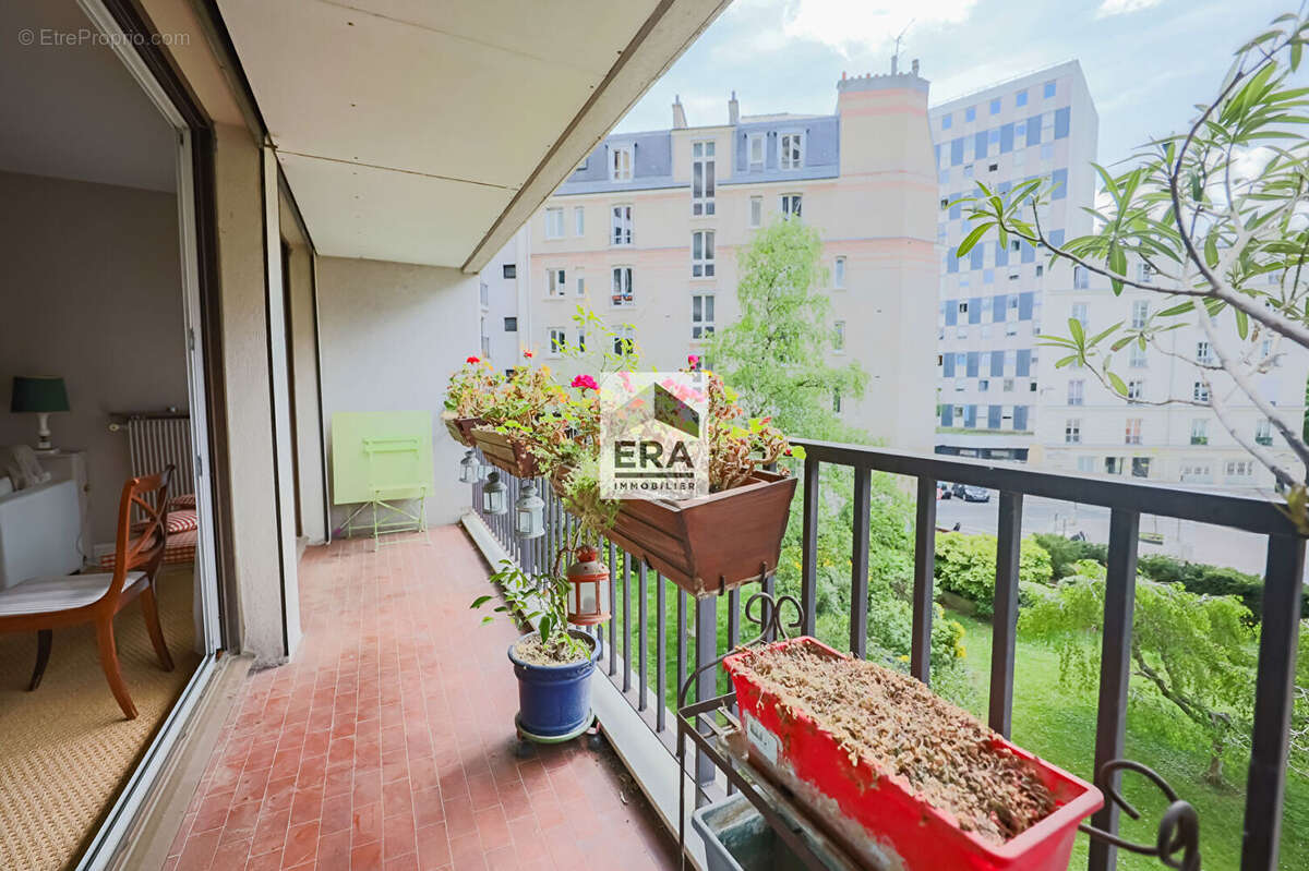 Appartement à PARIS-14E