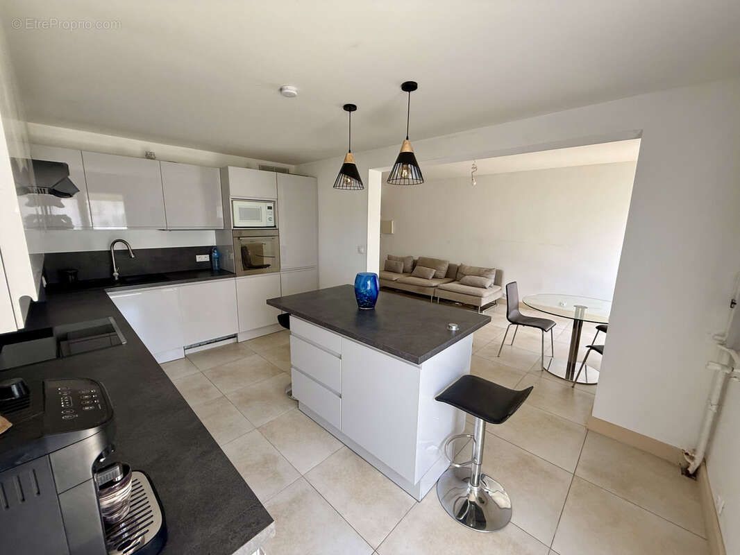 Appartement à SIX-FOURS-LES-PLAGES
