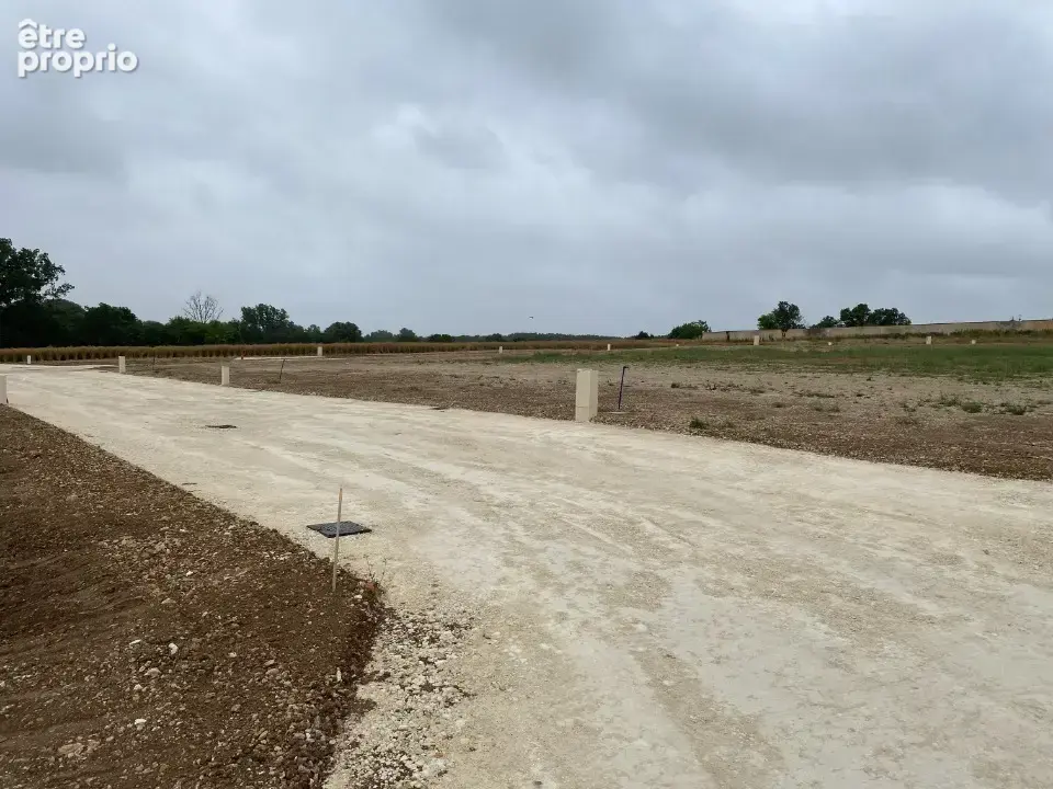 Terrain à TONNAY-BOUTONNE