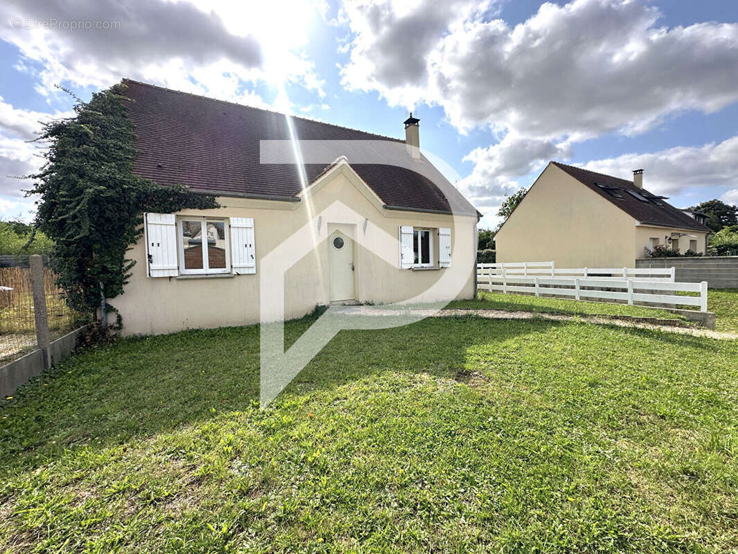 Maison à LA CHAUSSEE-D&#039;IVRY