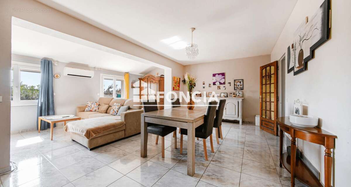 Maison à LA FARE-LES-OLIVIERS