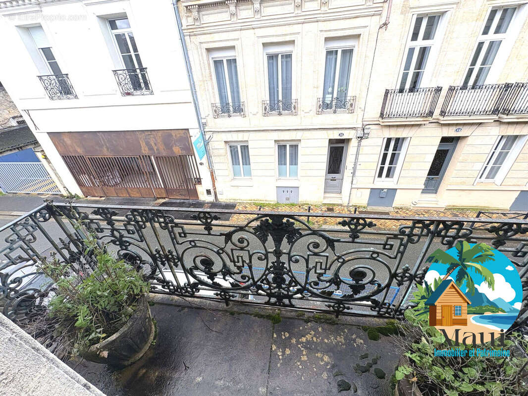 Balcon côté séjour - Appartement à BORDEAUX