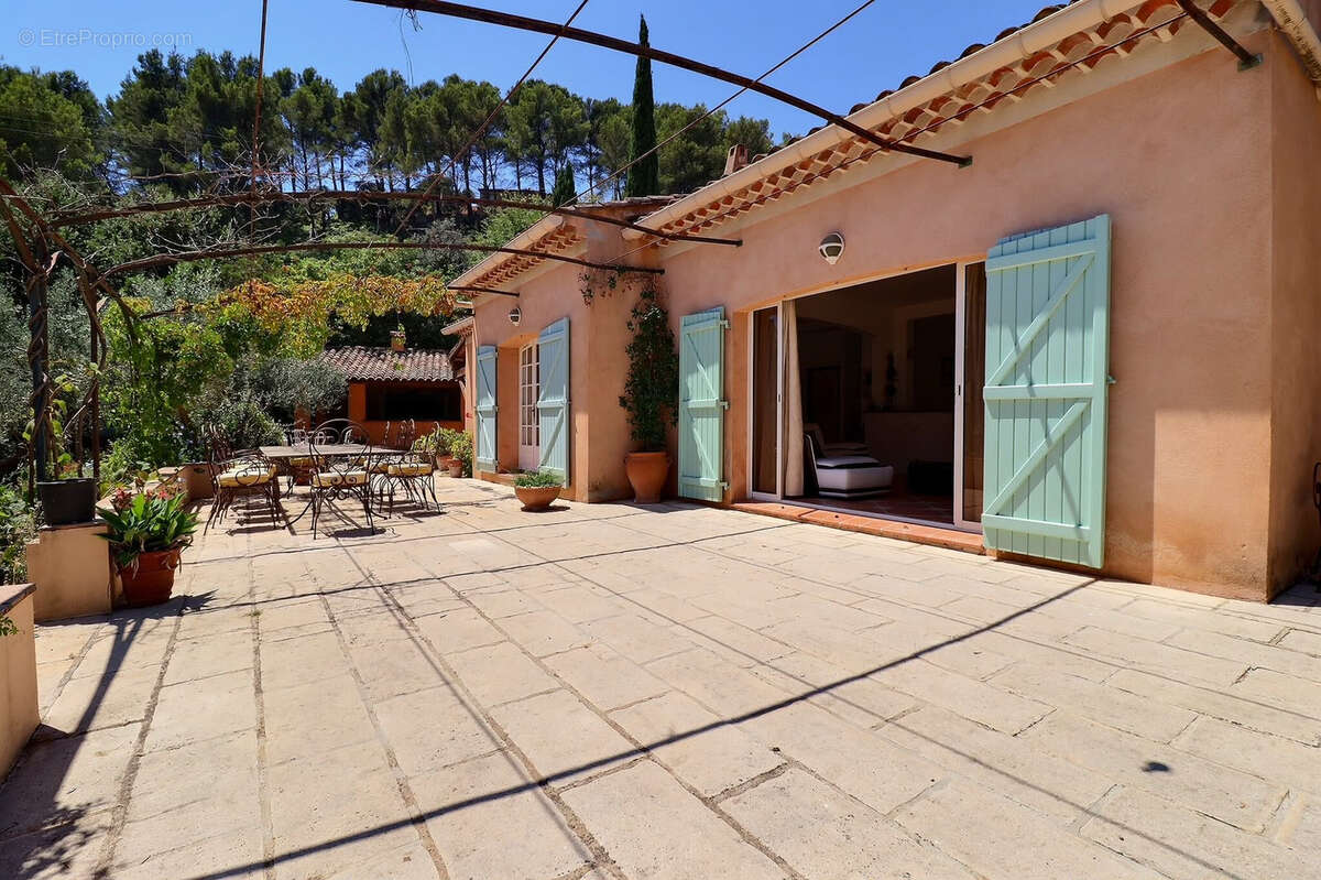 Maison à SOLLIES-VILLE