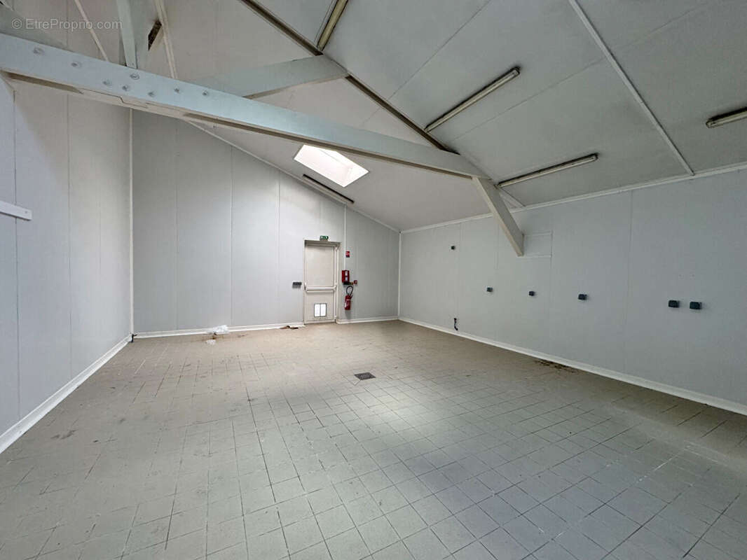 Commerce à BRICQUEBEC