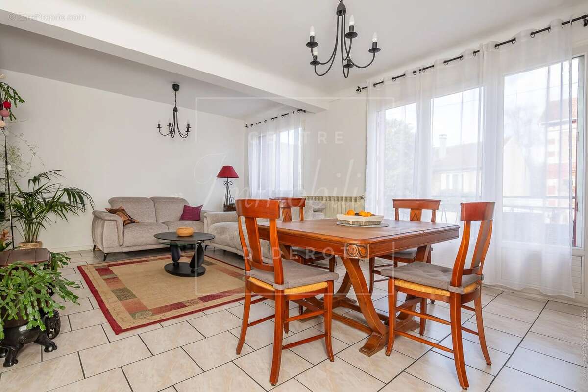 Maison à NEUILLY-PLAISANCE