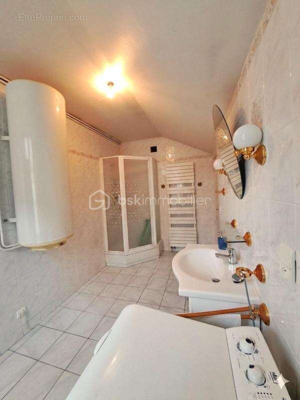 Maison à MOULINS-LA-MARCHE