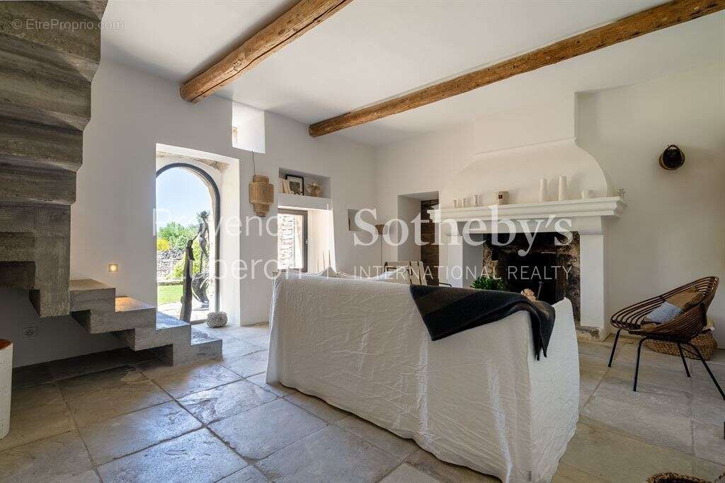 Maison à GORDES