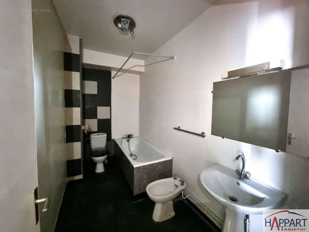 Appartement à VAUX-LE-PENIL